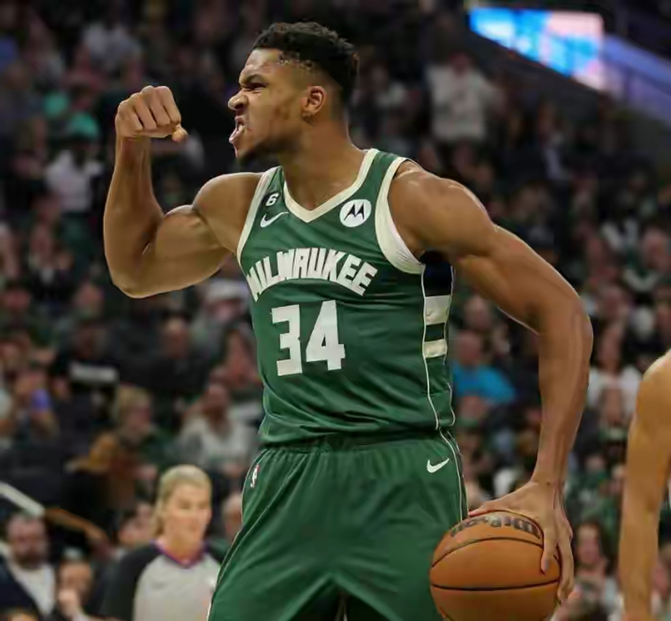 开云-字母哥连续十二场比赛得分超过高光表现,雄鹿挑战极限!的简单介绍