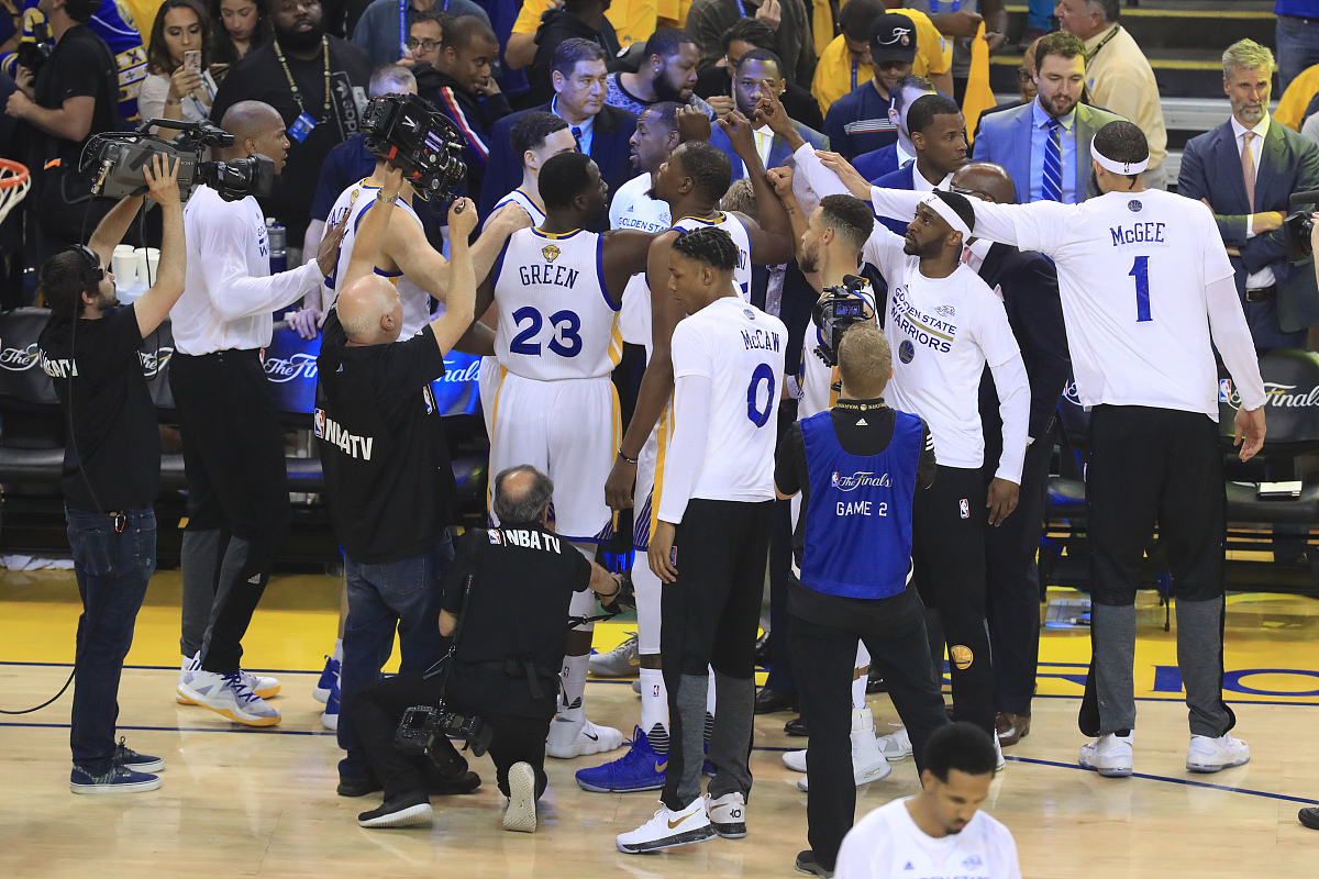 开云体育-JackeyLove回归赛场,精彩发挥首场状态亮眼,快船观众沸腾!的简单介绍